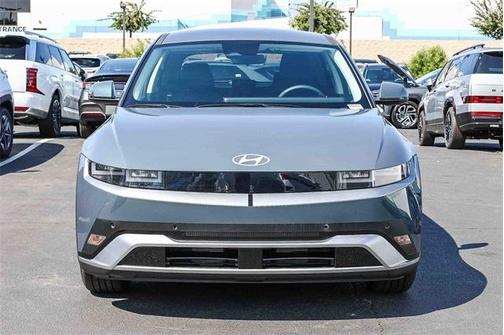 2025 Hyundai IONIQ 5 SE