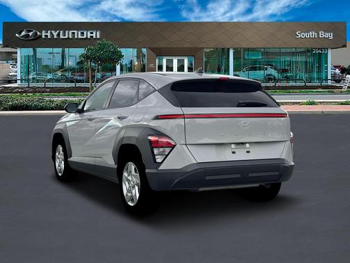 2026 Hyundai KONA SE