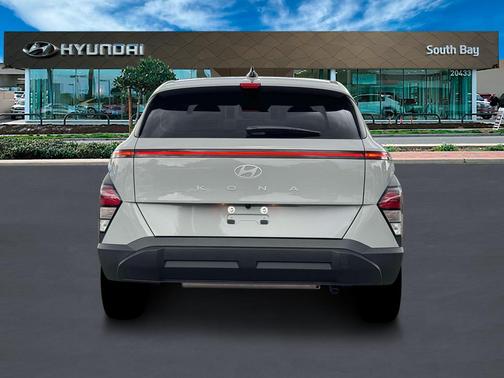 2026 Hyundai KONA SE