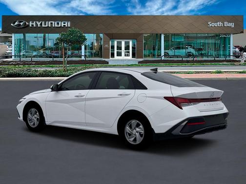 White 2026 Hyundai ELANTRA SE