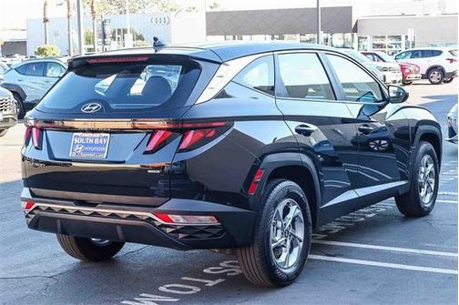 2023 Hyundai TUCSON SE
