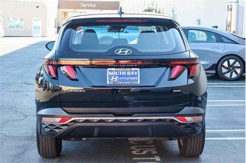 2023 Hyundai TUCSON SE