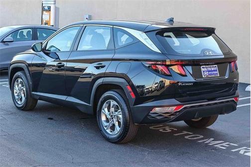2023 Hyundai TUCSON SE