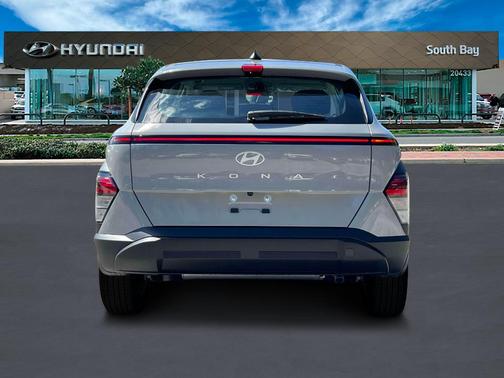 2025 Hyundai KONA SE