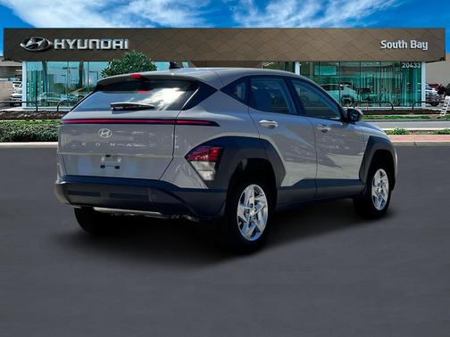 2025 Hyundai KONA SE
