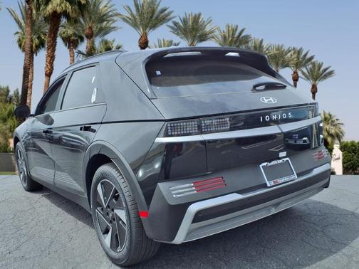 2025 Hyundai IONIQ 5 SEL
