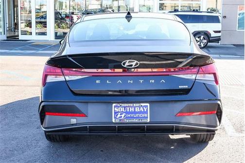2025 Hyundai ELANTRA HEV SEL