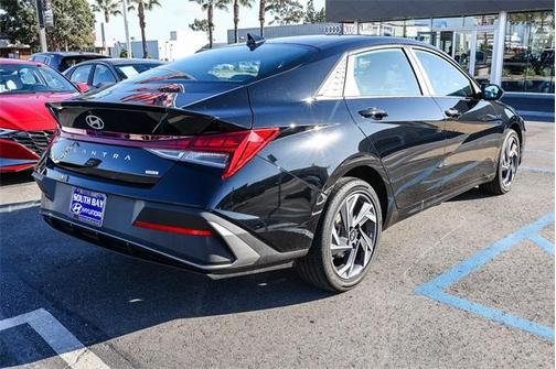 2025 Hyundai ELANTRA HEV SEL