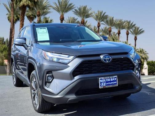 2022 Toyota RAV4 Hybrid XLE Premium