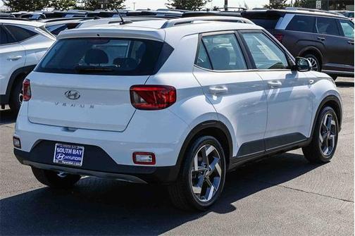 2023 Hyundai VENUE SEL