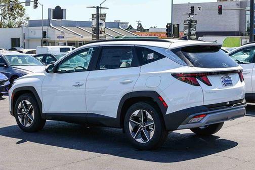 White Pearl 2026 Hyundai TUCSON SEL