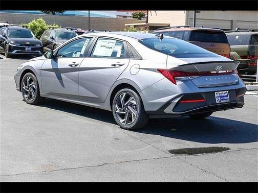2025 Hyundai ELANTRA HEV SEL Sport