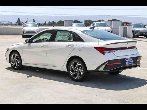 2025 Hyundai ELANTRA HEV SEL Sport