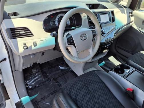 2014 Toyota Sienna SE