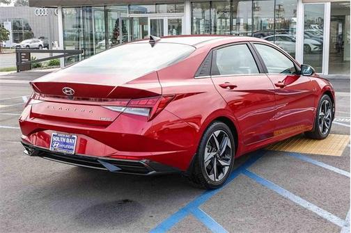 2023 Hyundai ELANTRA Limited