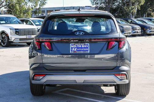 Gray 2026 Hyundai TUCSON SE