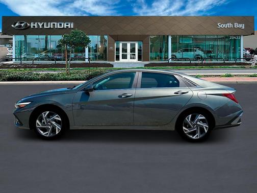 2025 Hyundai ELANTRA Limited