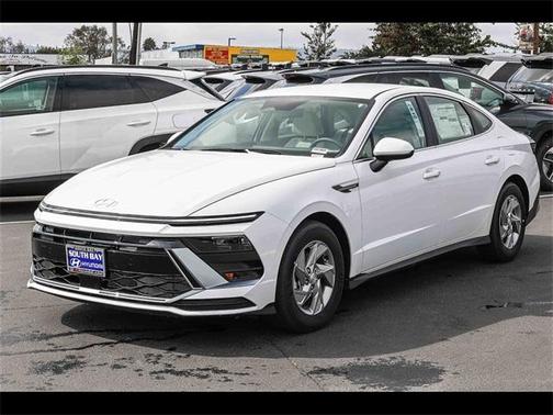 2025 Hyundai SONATA SE