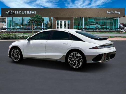 2025 Hyundai IONIQ 6 SEL