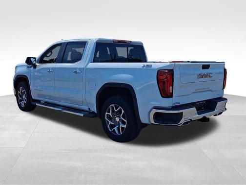 Glacier White Tricoat 2026 GMC Sierra 1500 SLT