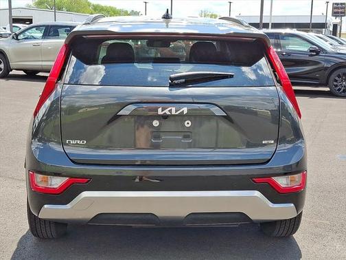 2023 Kia Niro SX