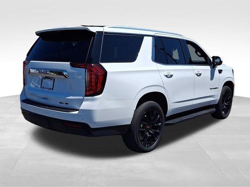 Summit White 2023 GMC Yukon SLE