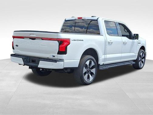 2022 Ford F-150 Lightning Platinum