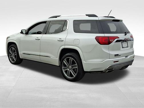 White Frost Tricoat 2019 GMC Acadia Denali