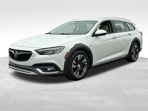 2019 Buick Regal TourX AWD Essence