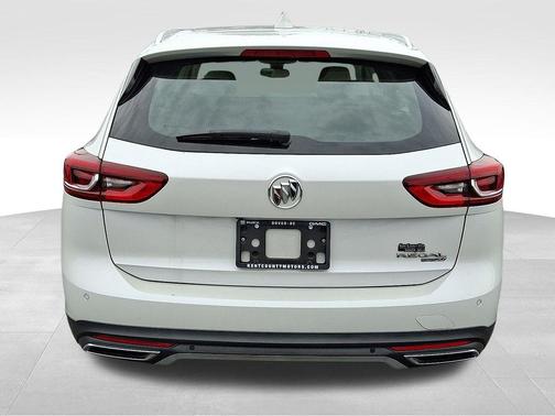 2019 Buick Regal TourX AWD Essence