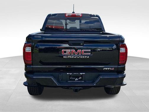 2025 GMC Canyon AT4