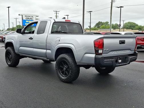 2022 Toyota Tacoma SR