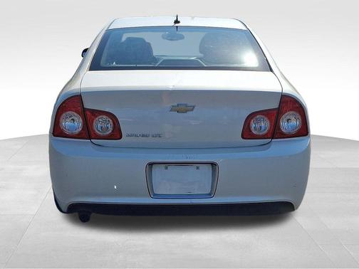 Diamond White 2011 Chevrolet Malibu LTZ