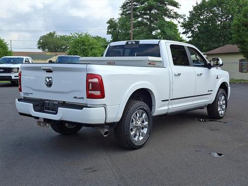 2022 RAM 2500 Limited Crew Cab 4x4 6'4' Box