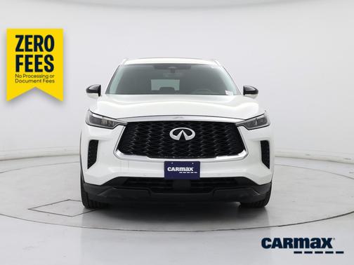 White 2023 INFINITI QX60 Luxe