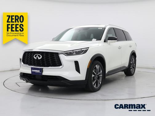 White 2023 INFINITI QX60 Luxe
