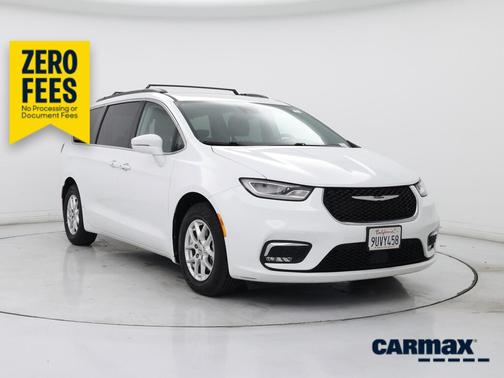 White 2022 Chrysler Pacifica Touring L
