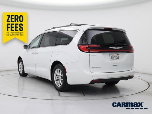White 2022 Chrysler Pacifica Touring L