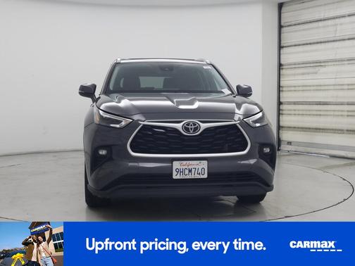 Gray 2022 Toyota Highlander XLE