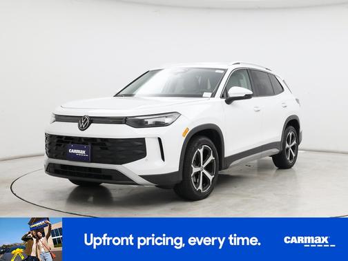 White 2025 Volkswagen Tiguan SE