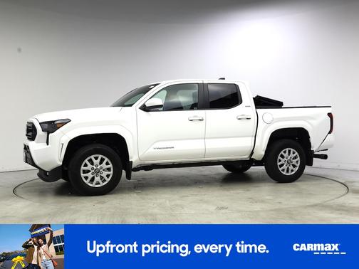 White 2025 Toyota Tacoma SR5
