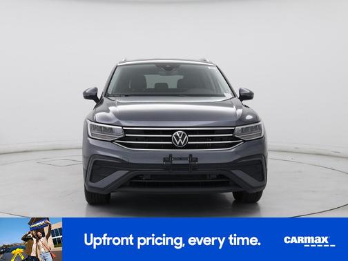 Gray 2024 Volkswagen Tiguan SE