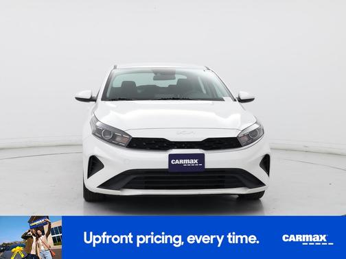White 2024 Kia Forte LXS