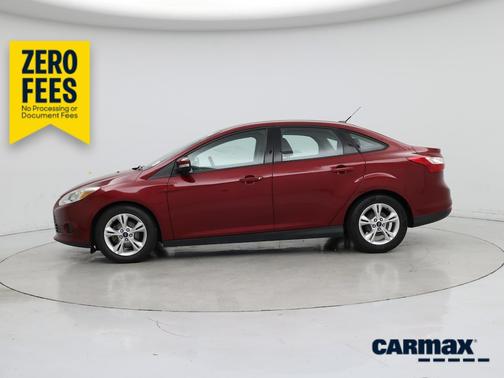 Red 2014 Ford Focus SE
