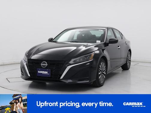 Black 2025 Nissan Altima SV