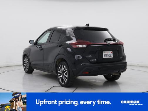 Black 2024 Nissan Kicks SV