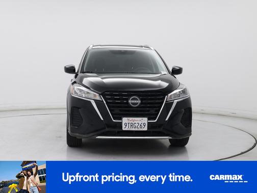 Black 2024 Nissan Kicks SV