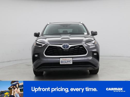 Gray 2021 Toyota Highlander Hybrid XLE