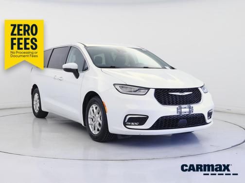 White 2023 Chrysler Pacifica Touring L