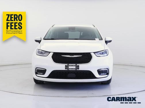 White 2023 Chrysler Pacifica Touring L